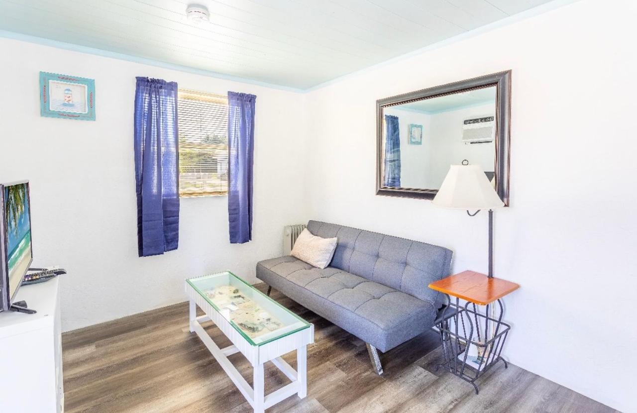 Bungalow 1 Minute From The Beach Suite #3 Englewood Exterior foto