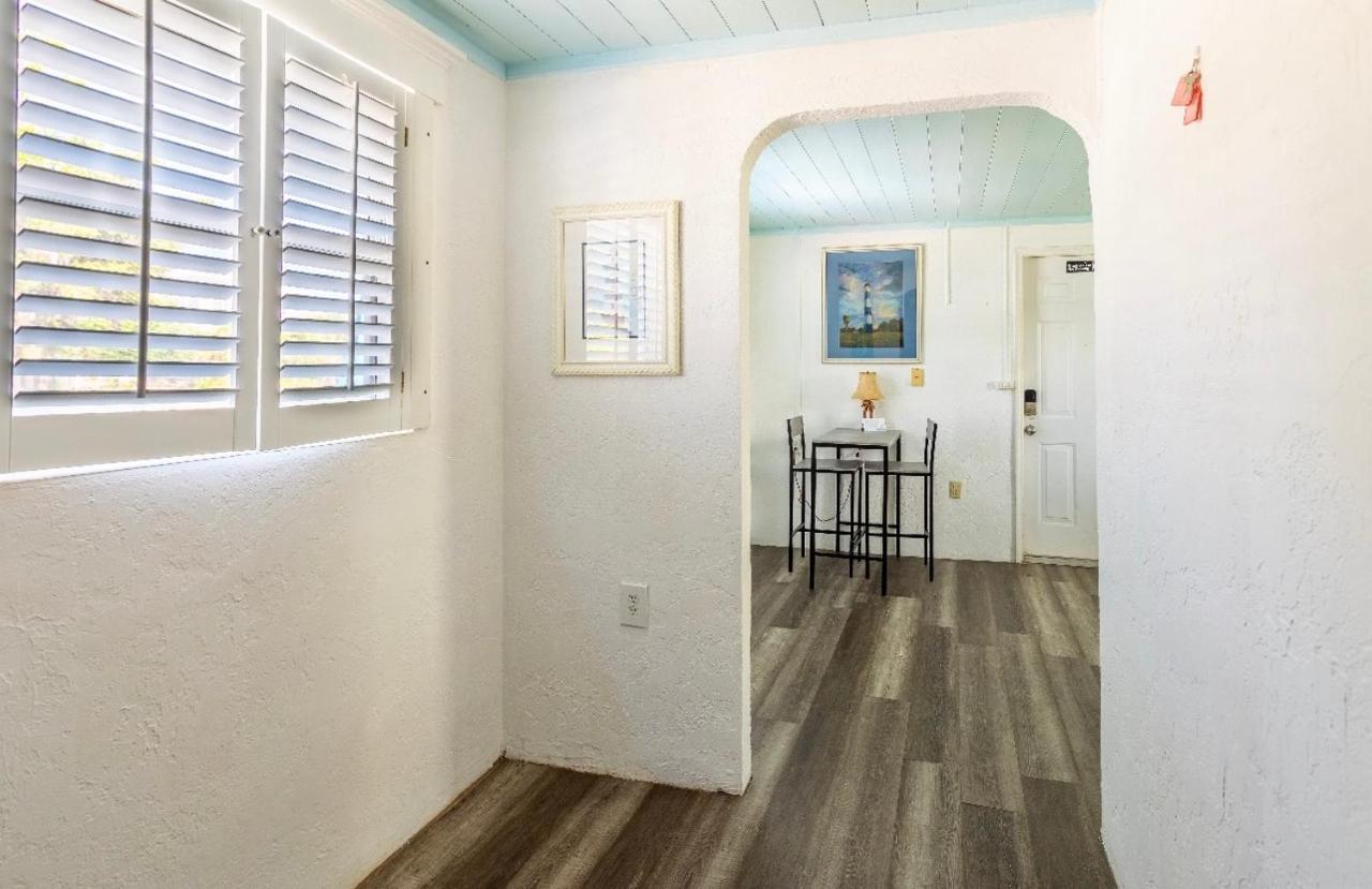 Bungalow 1 Minute From The Beach Suite #3 Englewood Exterior foto